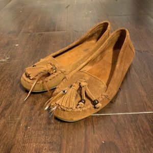 Women’s Minnetonka moccasins